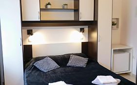 Rooms Helena