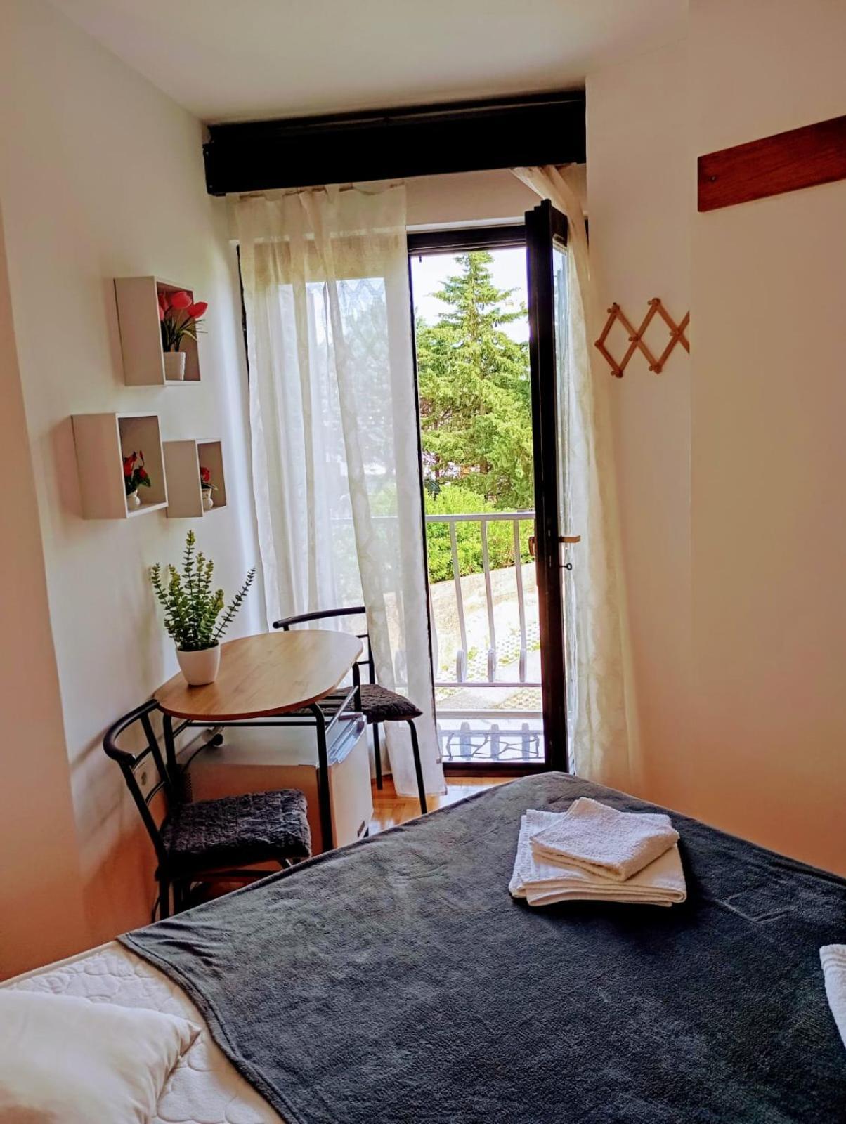 Rooms Helena Krk Town Esterno foto