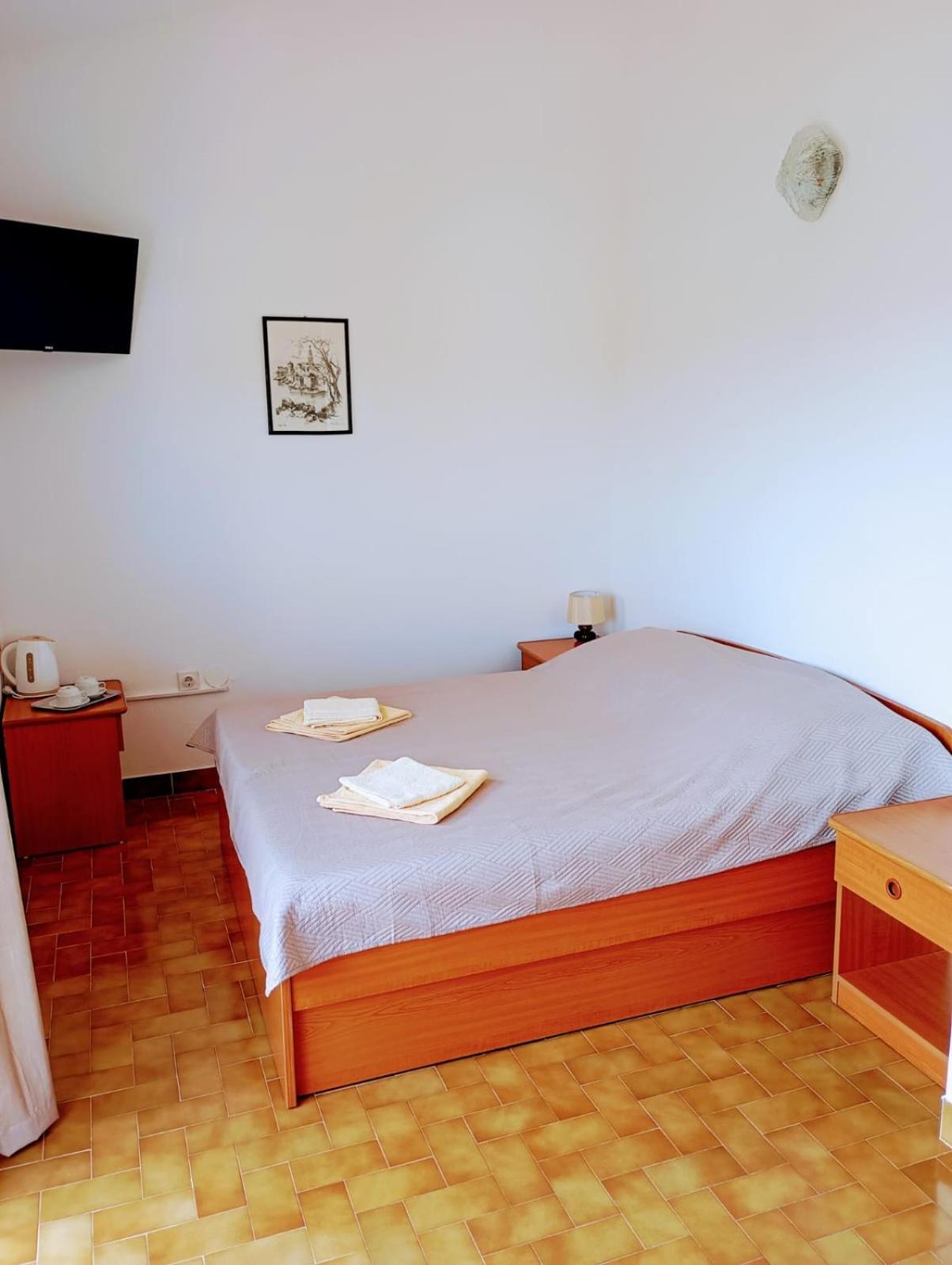 Rooms Helena Krk Town Esterno foto