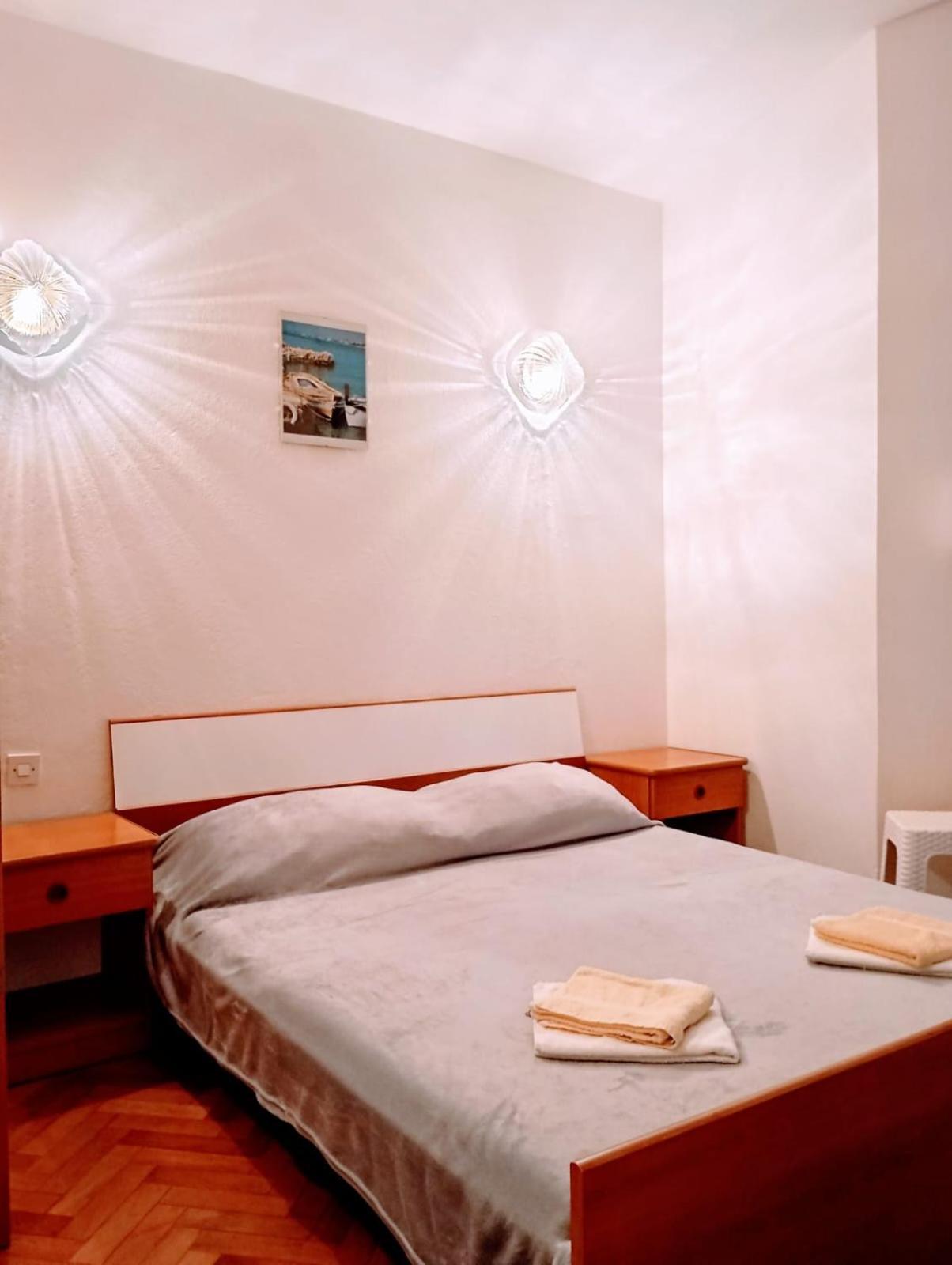 Rooms Helena Krk Town Esterno foto