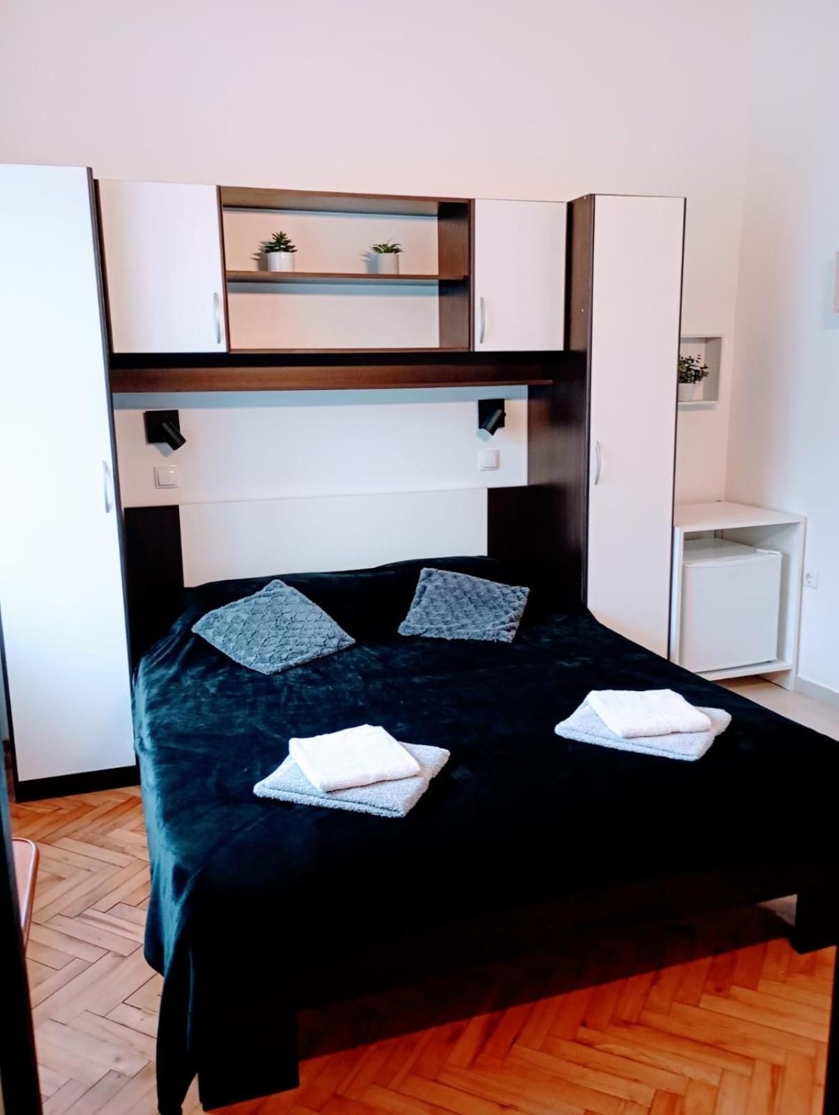 Rooms Helena Krk Town Esterno foto