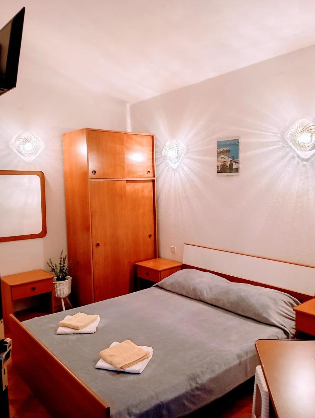 Rooms Helena Krk Town Esterno foto