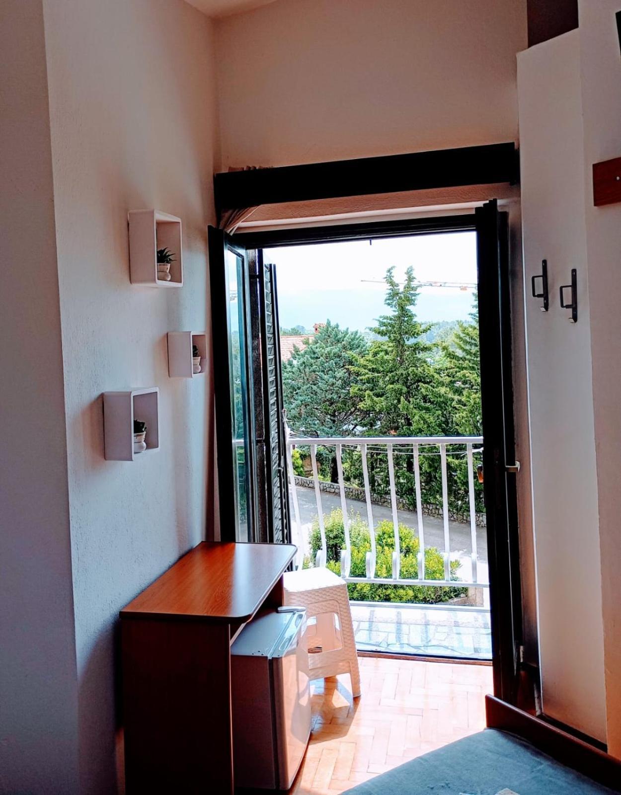 Rooms Helena Krk Town Esterno foto